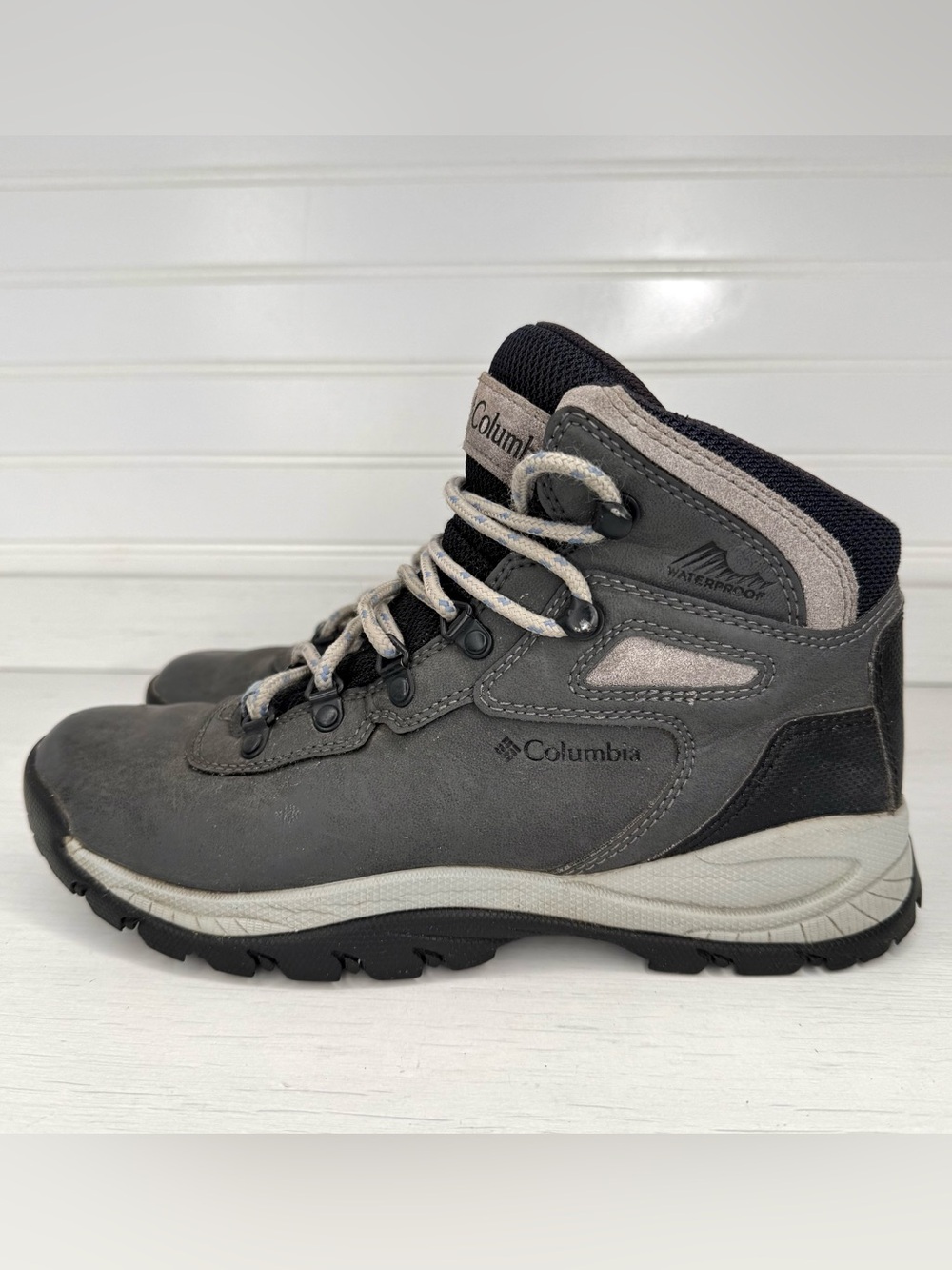 Columbia Newton Ridge Plus Women's Hiking Boots Size 9 Gray Waterproof - Picture 1 of 8